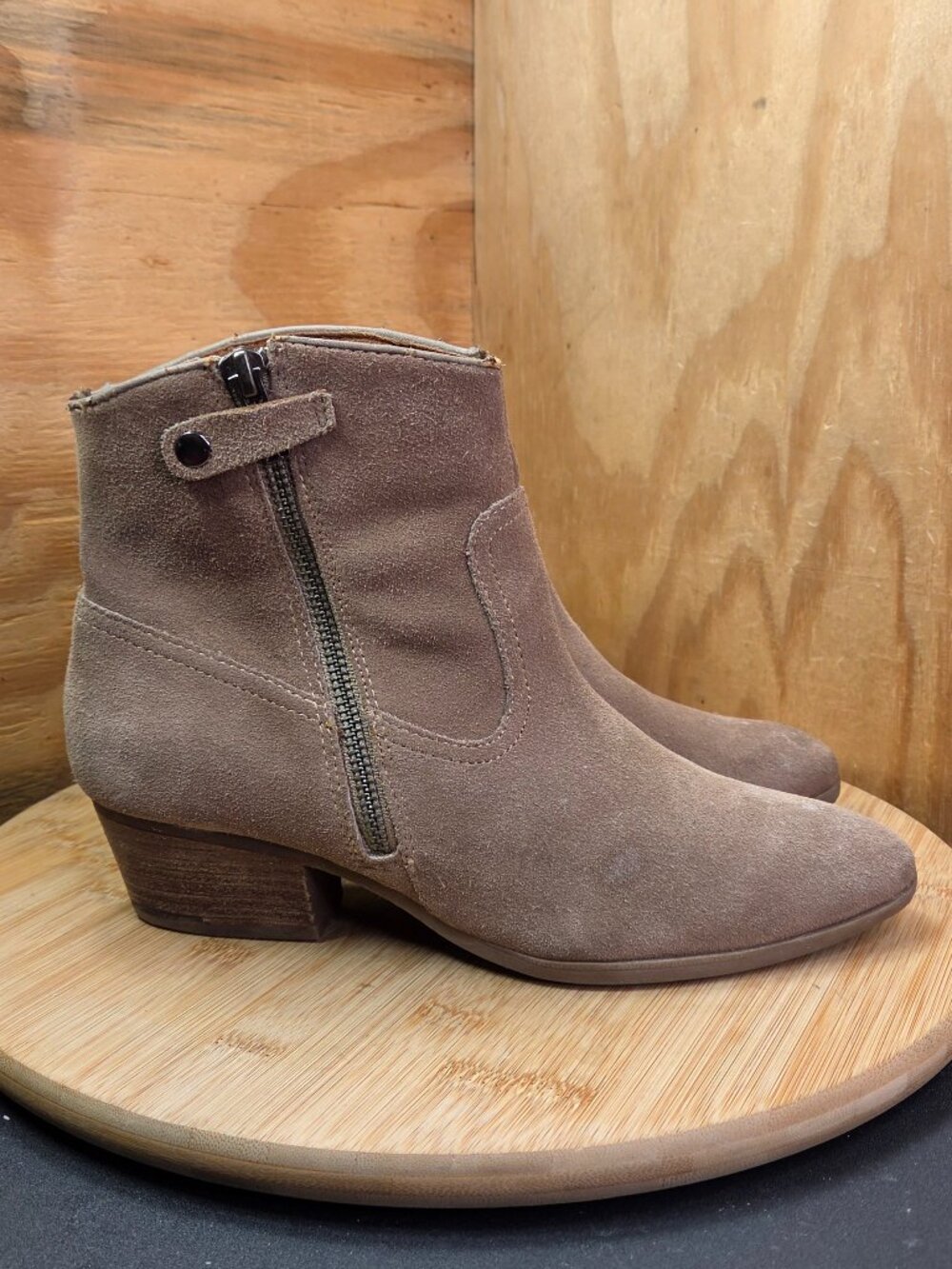 Sofft Sophie Womens Tan Suede Side Zip Ankle Booties Size 7.5 Boots